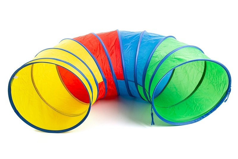 zakręcony tunel dla dzieci