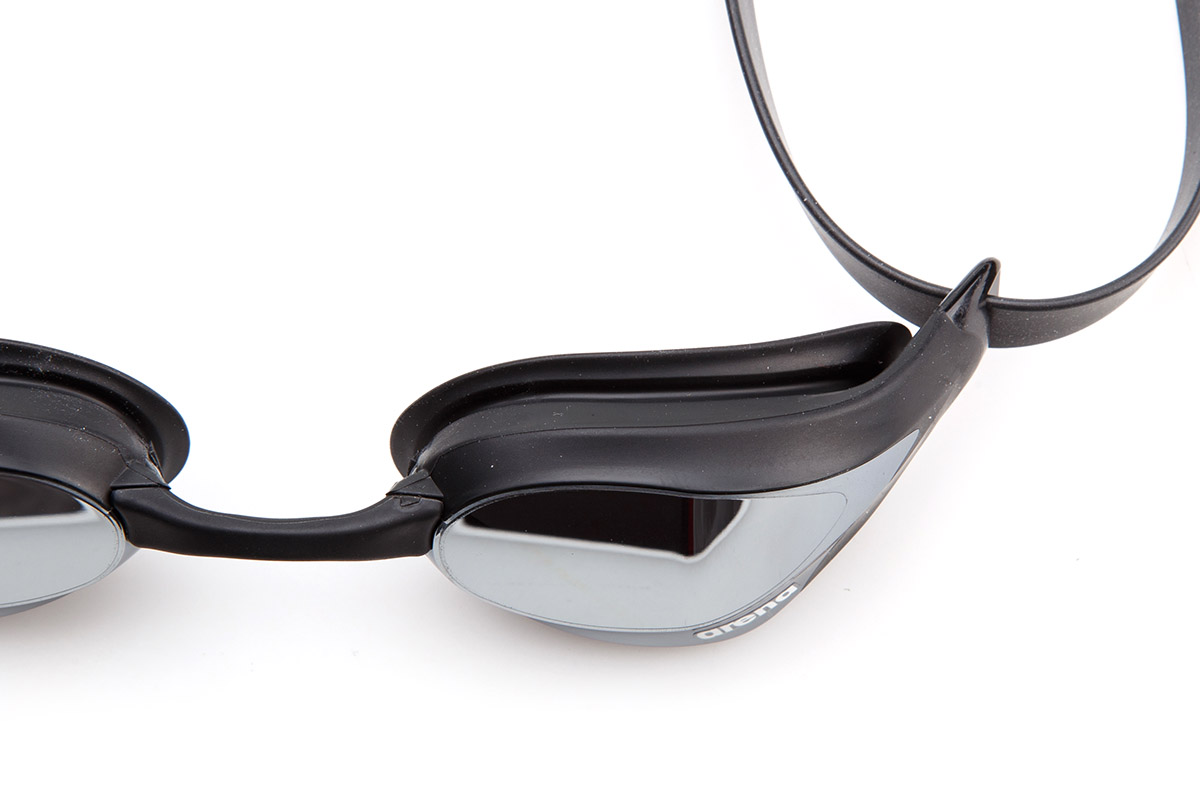 czarne okulary pływackie arena cobra core