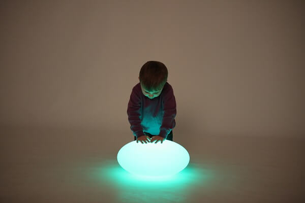 Świetlisty kolorowy kamień