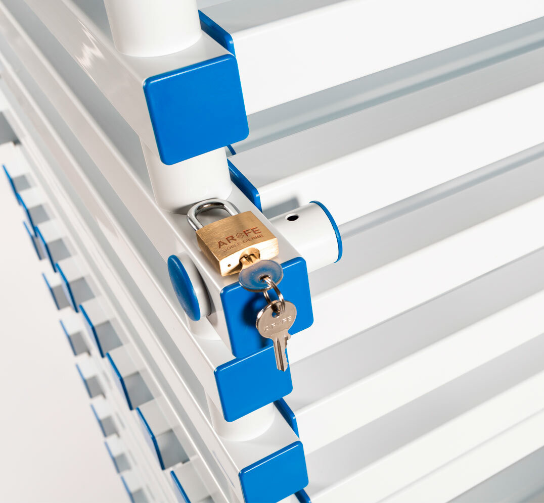 Wózek na sprzęt 2 piętra z drzwiami 126x80x133 CM