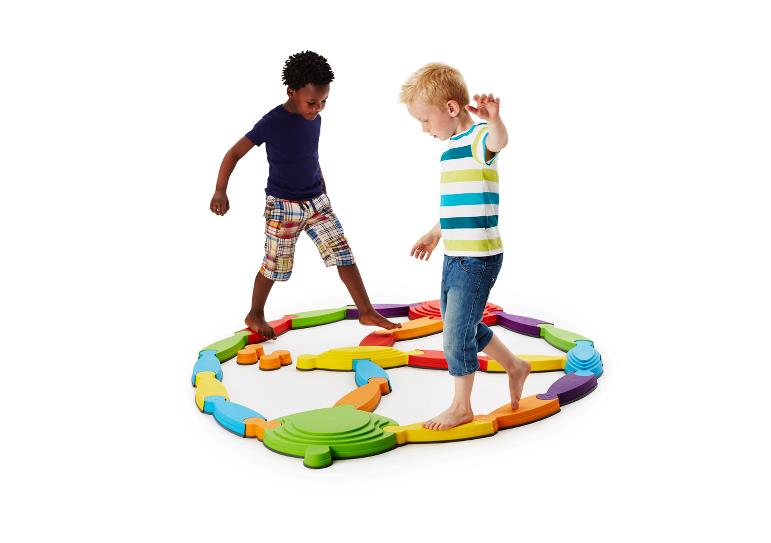 gonge-kolorowa-rzeka-z-wyspami-i-mostami