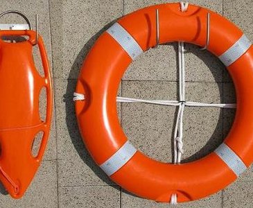 Uchwyt wieszak do koła ratunkowego lub bojki